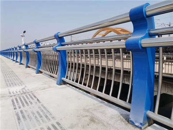 云阳304不锈钢复合管护栏的生产工艺揭秘